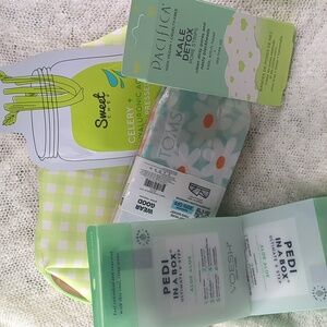 Toms/Pacifica/VOESH/Sweet Chef Pedicure and Facial Bundle